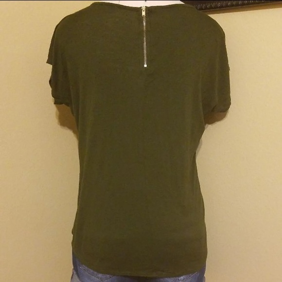 Green top with back zipper - Picture 3 of 3